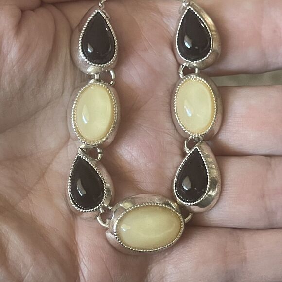 Vintage Signed Liz Claiborne Multi Stone Bezel Set Cabochon Silver Tone Necklace - Picture 3 of 6